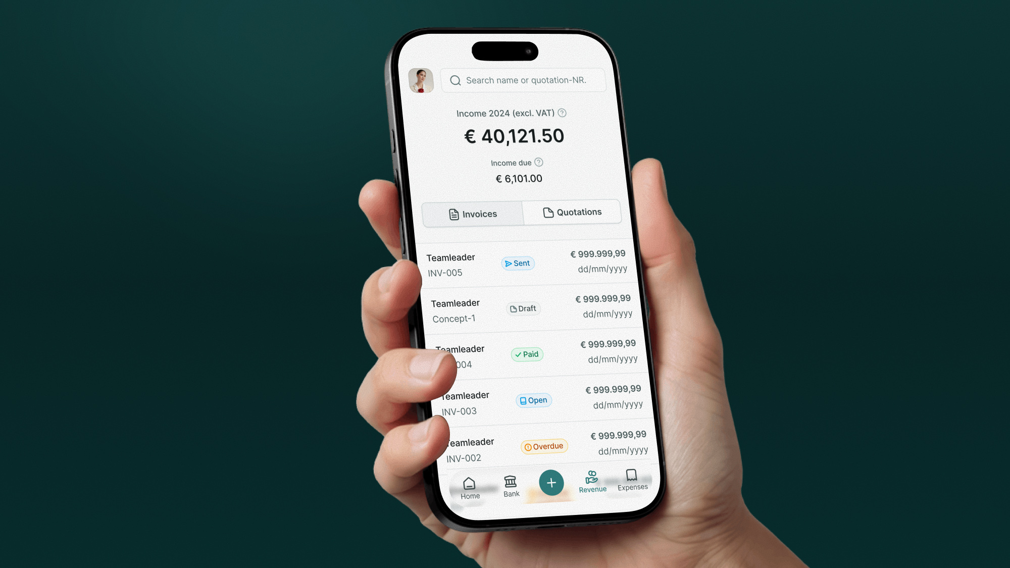Teamleader ONE mobile overview of income and invoice statuses